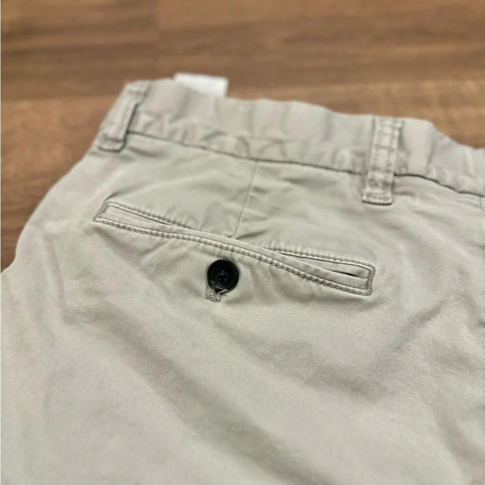 Tommy Hilfiger Men's Light Tan Flat Front Shorts - Picture 8 of 11